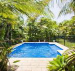 Beachfront Pool House Absolute beachfront - Perth Resorts