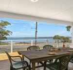 Bellevue overlooking serene Lake Woolumboola - Perth Resorts