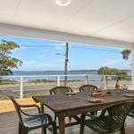 Bellevue Overlooking Serene Lake Woolumboola - Perth Resorts 0