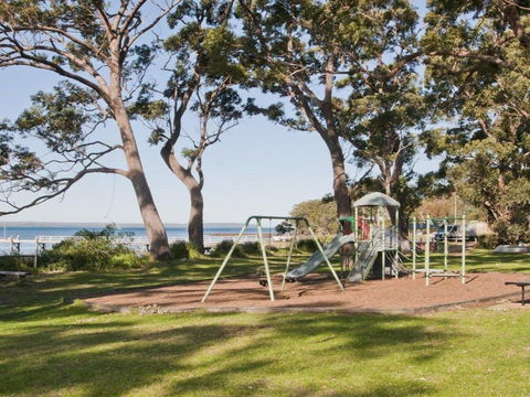 Crystal Blue Views Across The Bay - Accommodation Perth 6