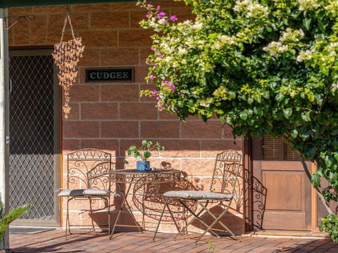 Cudgee Quaint Cottage With Separate Cabin - Accommodation Perth 5