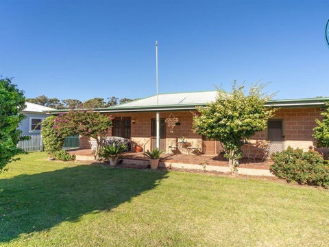 Cudgee Quaint Cottage With Separate Cabin - Accommodation Perth 3