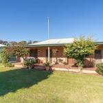 Cudgee Quaint Cottage With Separate Cabin - Accommodation Perth 0