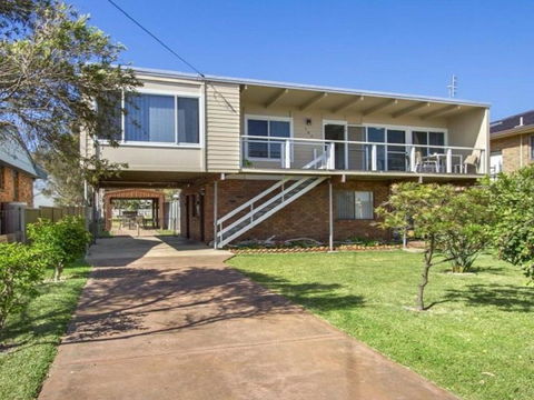 Dolphin Breeze Fully Fenced & Pet Friendly - Accommodation Perth 4
