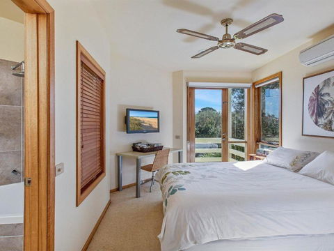 Maldas Retreat Air Con Fireplace & Outdoor Spa - Perth Resorts 6