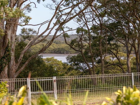 Rita Maes On The River Relax & Recharge - Accommodation Perth 2