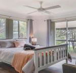 Sounds by the Sea open plan living metres to beach - Accommodation Perth