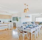 Sienna by the Sea spacious coastal getaway - Accommodation Perth