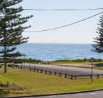 The Penguins Head across from the beach - Accommodation Perth