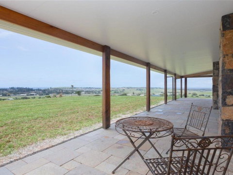 Willowview Coastal Retreat Stunning Views - Accommodation Perth 5