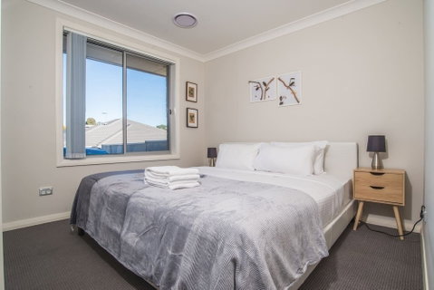 Peaceful 2kingbed Rootyhill Townhouse Near Station - Accommodation Perth 3