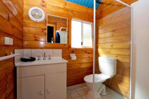 Sunnyhurst Chalets Rural Stay - Accommodation Perth 7