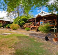 Sunnyhurst Chalets Rural Stay - Accommodation Perth