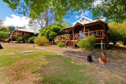 Sunnyhurst Chalets Rural Stay - Accommodation Perth 0