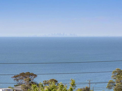 VIEWS At MCCRAE..... - Perth Resorts 4