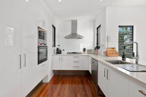 Holiday Hideaway Sunshine Beach - Accommodation Perth 6