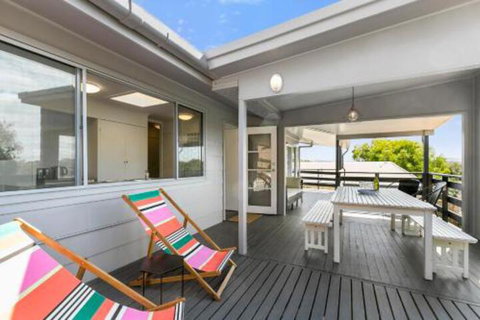Surfs Up Peregian Beach - Accommodation Perth 0