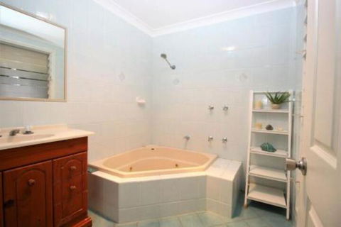MAGIC BEACH HOUSE PET FRIENDLY - Accommodation Perth 2