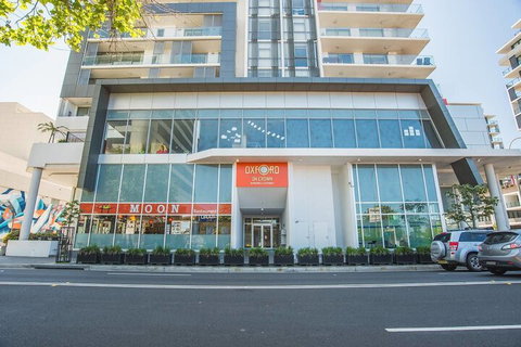 Spacious Central Apartment Walking Distance To Beach - Accommodation Perth 3