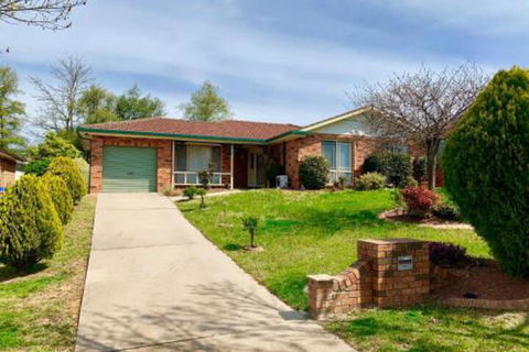 Tidy Home In A Leafy Suburb Great Location - Accommodation Perth 0