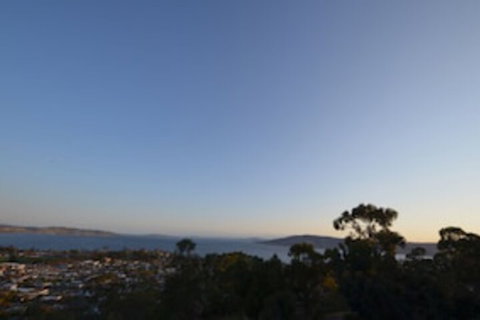 Hilltop House - Accommodation Perth 0