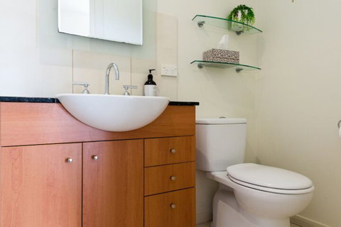 Hilltop House - Accommodation Perth 7
