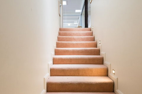 Hilltop House - Accommodation Perth 2
