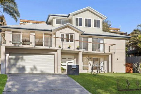 Luxurious Lake Front Long Jetty - Accommodation Perth 0