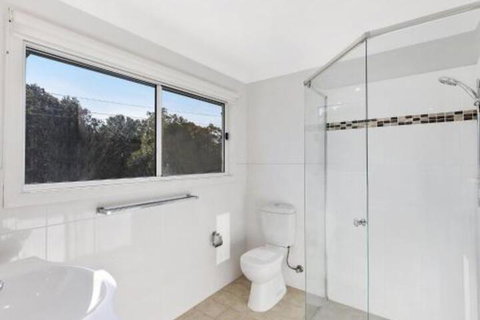 Luxurious Lake Front Long Jetty - Accommodation Perth 2
