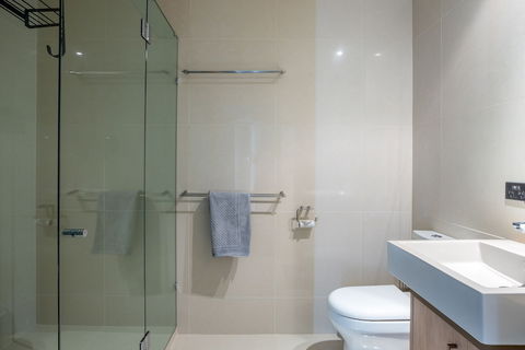 The Sanctuary Stunning Hot Tub Spa - Accommodation Perth 6