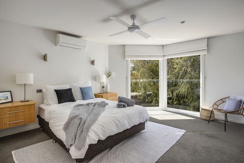 The Sanctuary Stunning Hot Tub Spa - Accommodation Perth 5