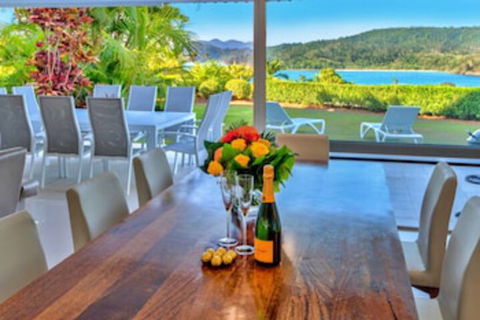 Bella Vista East 3 Luxury Ocean Views Large Flat Grassed Area + Buggy - Accommodation Perth 0