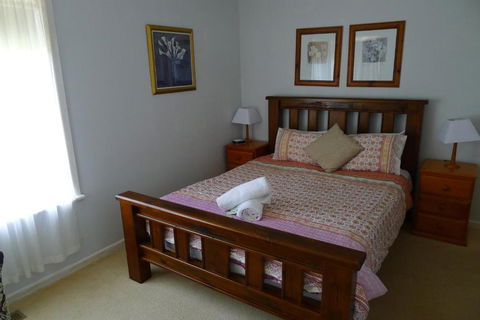 BEACHPOINT COTTAGE - Accommodation Perth 4