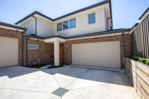 Lux Style 4BR Townhouse@ashwood - Accommodation Perth 6
