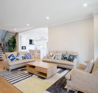 Lux Style 4BR Townhouseashwood - Accommodation Perth