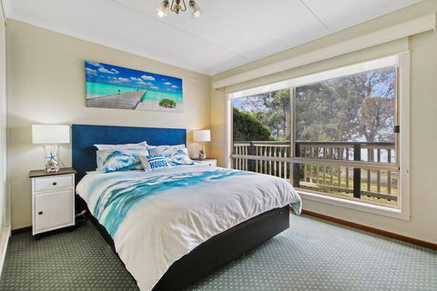Oceans 11 - Accommodation Perth 6