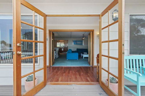 Oceans 11 - Accommodation Perth 3