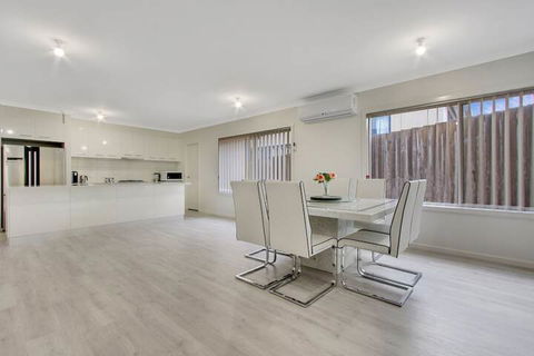 V & V Family Dream Away - Perth Resorts 4