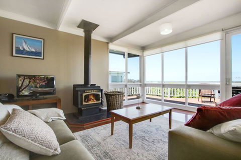 Metung Lake House - Perth Resorts 2