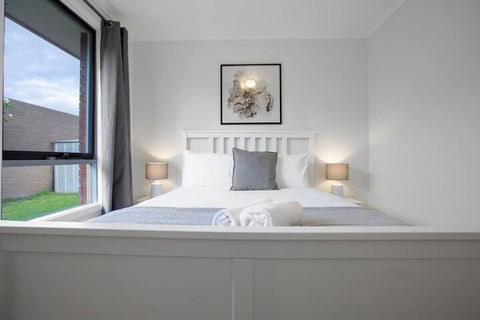 Quiet & Peaceful 3bed2bath Home @keilor Downs - Accommodation Perth 7