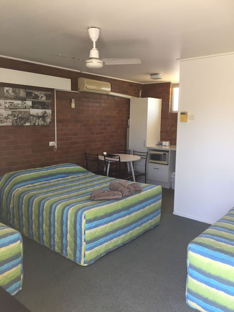 Millmerran Motel - Perth Resorts 3