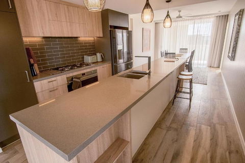 Dune Beachfront Apartments - Perth Resorts 5