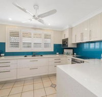 Burkeys 5 Main Street - Accommodation Perth