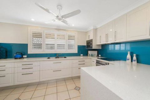 Burkeys 5 Main Street - Accommodation Perth 0