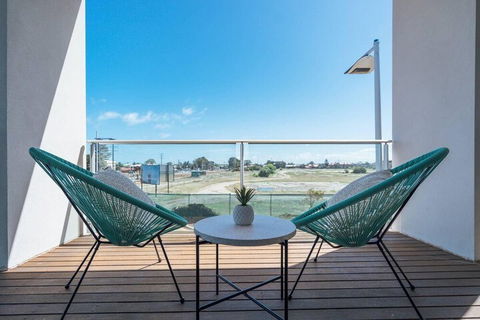 The Cove At New Port Pool Spa Sauna Gym & More - Perth Resorts 5