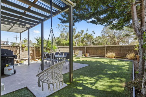 CAPELS REST CAPEL SOUND - Accommodation Perth 4