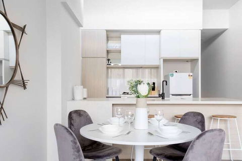 Designer Warm Homeatmooneeponds+parking / Wifi - Accommodation Perth 2