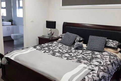 CHELSEA Family Home Close To Beach & Shops - Perth Resorts 2
