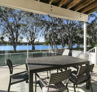 Stunning River House 51 Hilton Esplanade - Perth Resorts