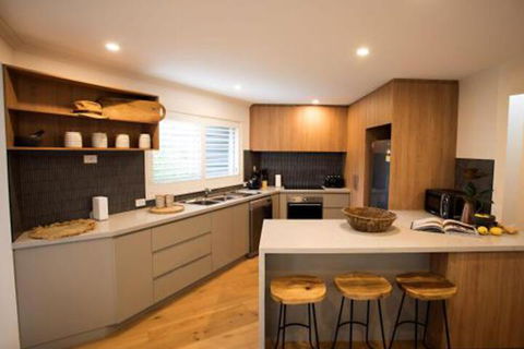 MONREPOS - Perth Resorts 0